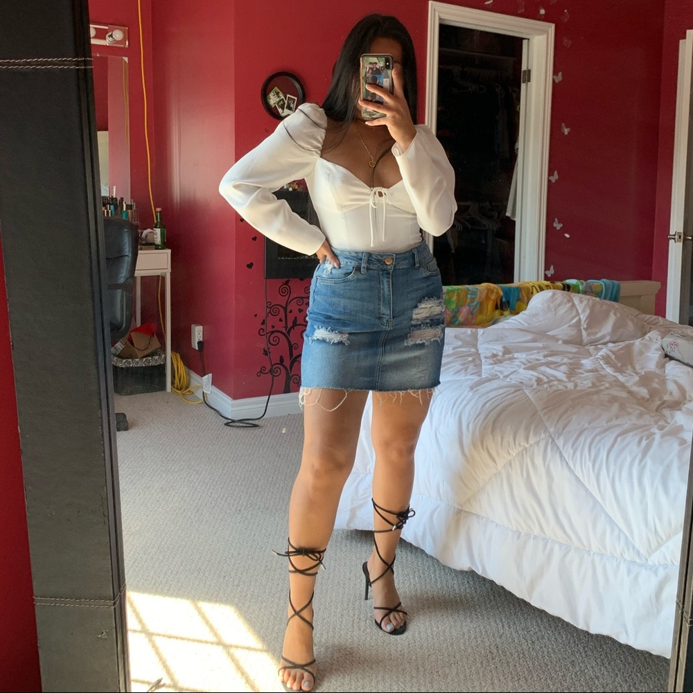 🌿2/$30🌿 Distressed Denim Mini Skirt